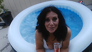 Sexy Mature Mom Does Bong Rips In Hottub Play...