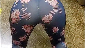 Teen Hot Sexy Girl Big Tits Homemade Leggings Top Snickers Baby...
