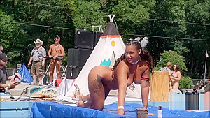 Thick Native American Hunni Monroe Gets Naked On Stage At Nudes A Poppin...