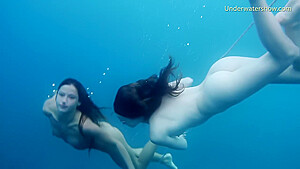 Underwater erotic nude show with 2...