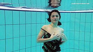 Nina Markova Sexy Underwater Babe...