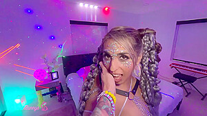 Luna Spreads Wide As Brian Drills Her Cunt Under Uv Rave Strobes! - Luna Colombiana And Brian Omally