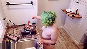 Sexy Cooking With Kiwwi Blowjob And Bacon Short Version...