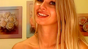 Blonde Webcam Chick Sexy...